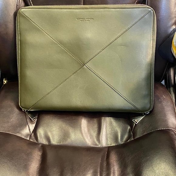 BOTEGA VENETA DOCUMENT CASE KHAKI GREEN/GRAY MIX - Picture 1 of 7